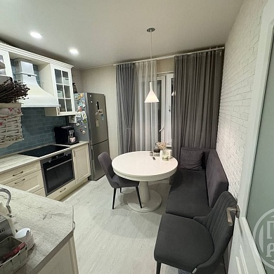 Парашютная ул., 61