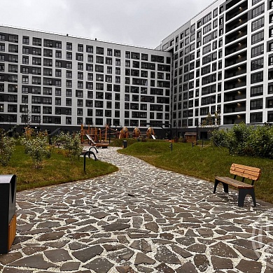 Среднерогатская ул., 11