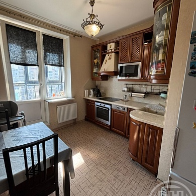 Русановская ул., 11