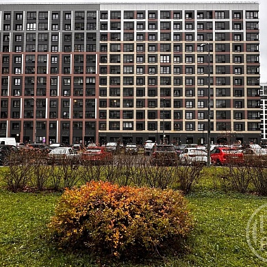 Среднерогатская ул., 11