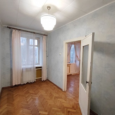 Ломоносов г., Красного Флота ул., 1