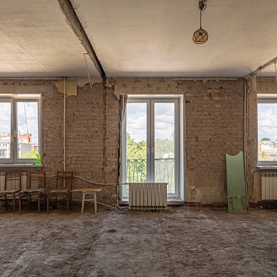 Курляндская ул., 16-18